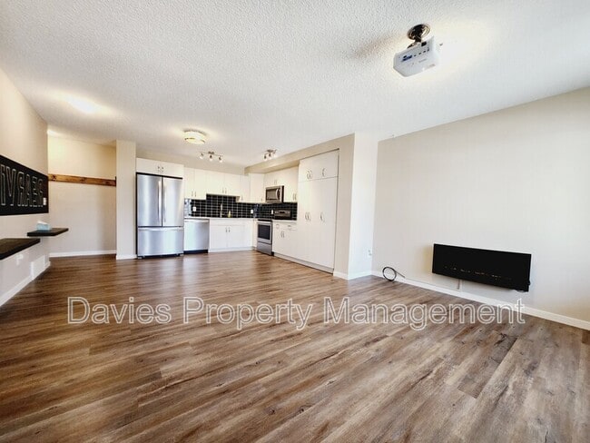 Photo - 17215-17219 9 Avenue Southwest