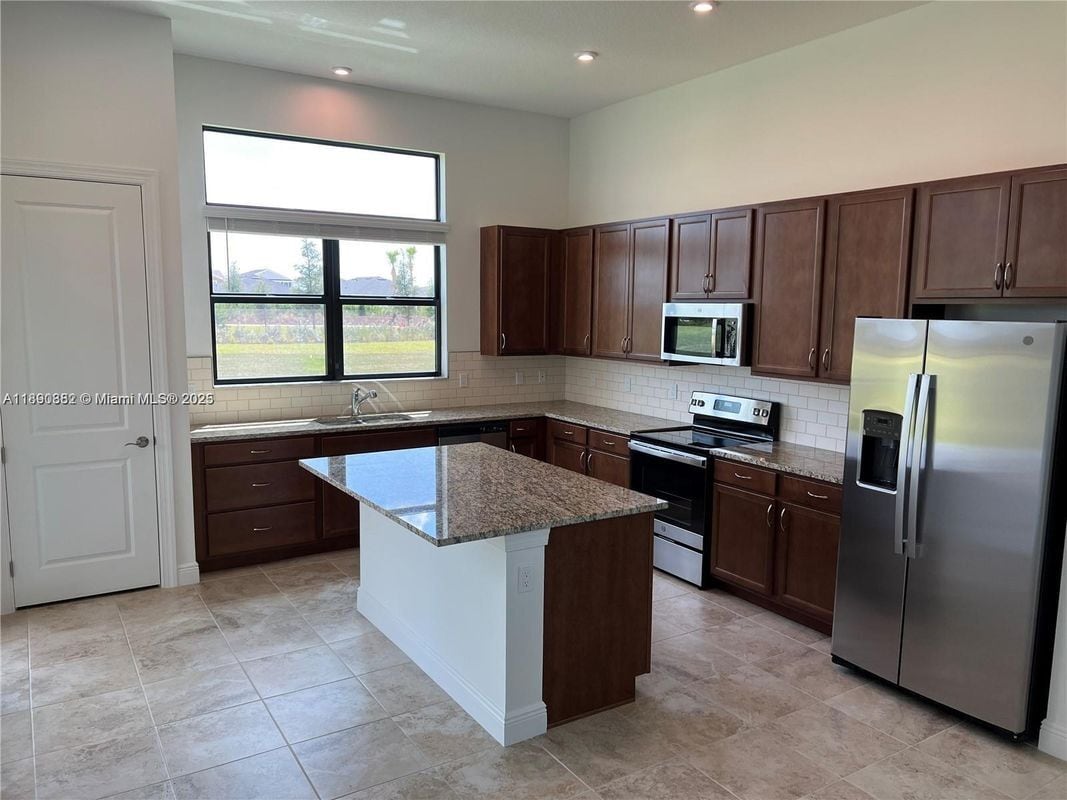 Photo - 9387 SW Pepoli Way