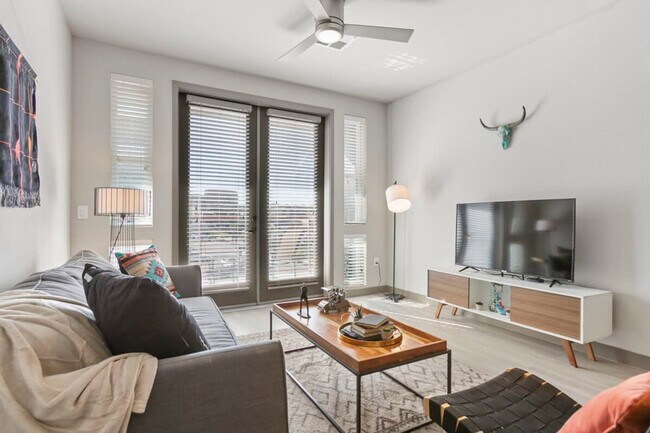 Photo - 400 N 2nd Ave Unidad ID1014572P