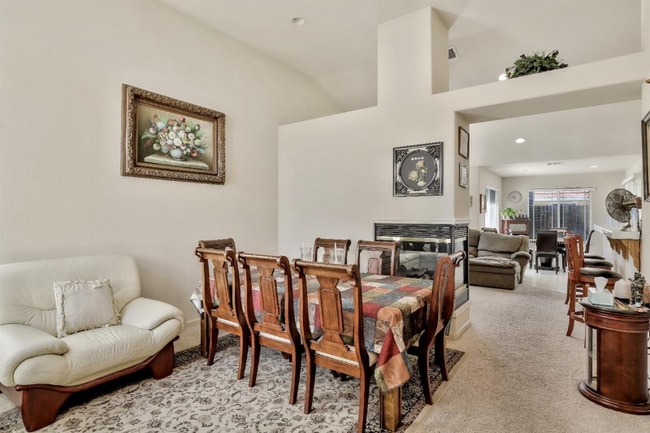 Photo - 540 W Deerwood Ln House