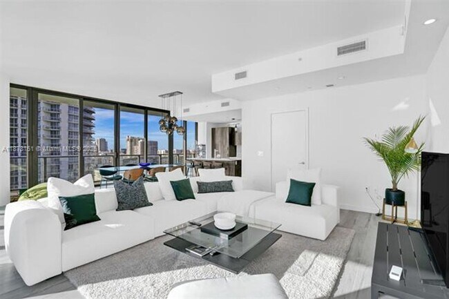 Photo - 480 NE 31st St Unit 480 NE 31st St  1401