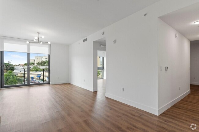 Building Photo - 7435 SW 61st Ave Unit 201 Rental
