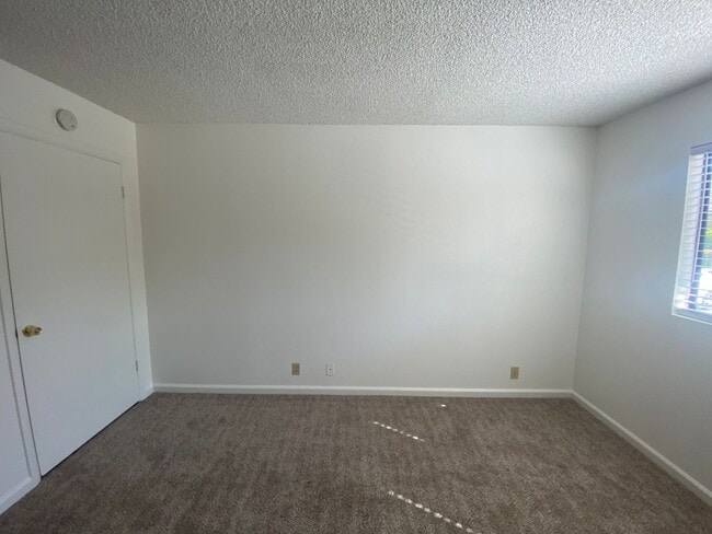 Photo - Remodeled 2 Bedroom Apartment - La Tierra Garden Apartements Unit 9339-30