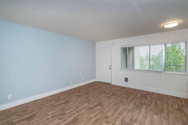 Uptown 7 Apartments