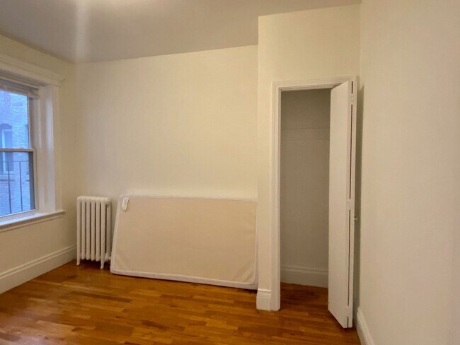 Photo - 1290 Commonwealth Ave