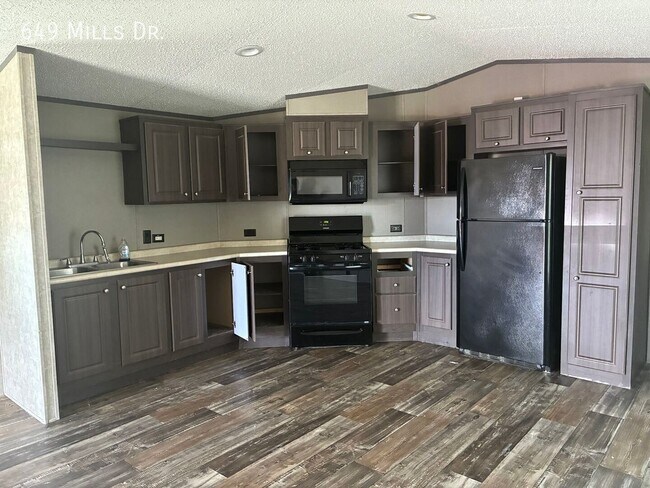 649 W Mills Dr