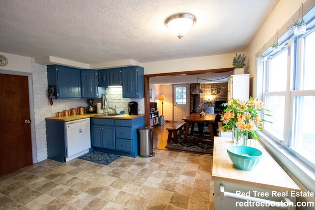 Photo - 62 Thorndike St