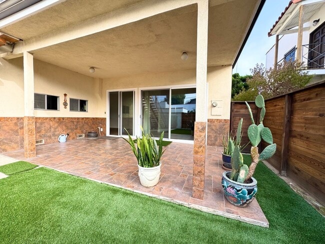 Photo - Beautiful 5 Bedroom House in Belmont Heights! Pet-Friendly!