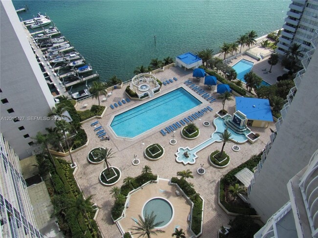 Photo - 7601 E Treasure Dr Unidad 2210