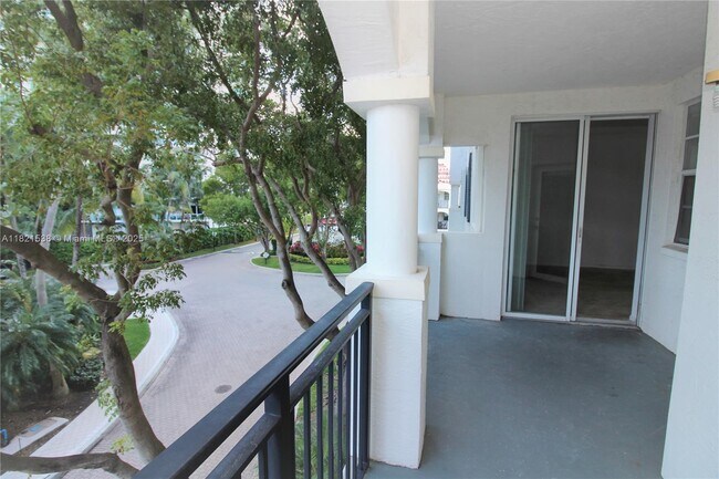 Photo - 3255 NE 184th St Unit 12311
