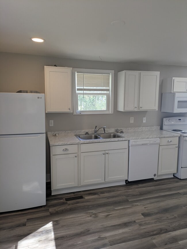 Photo - 806 N Woodland Dr