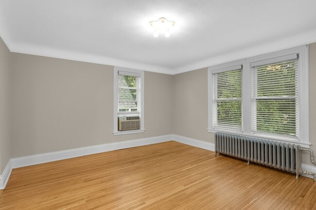 Photo - 1889 Carroll Ave Unidad #3