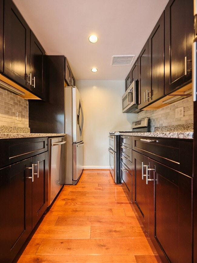 Photo - 4114 Davis Pl NW