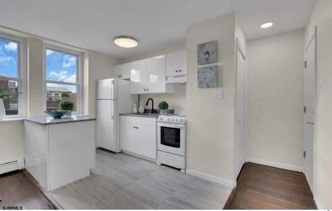 Photo - 3939 Ventnor Ave Unit B8