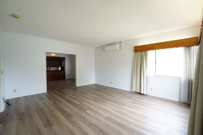 Photo - Spacious 3 Bed / 2 Bath Single-Family Home in Riverside