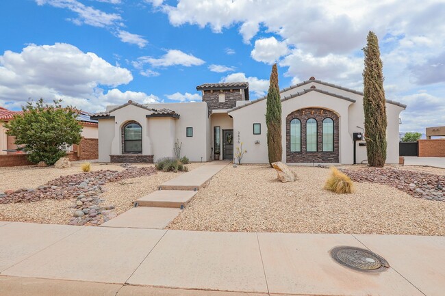 Building Photo - Beautiful 4 bedroom home with 3 Car Garage