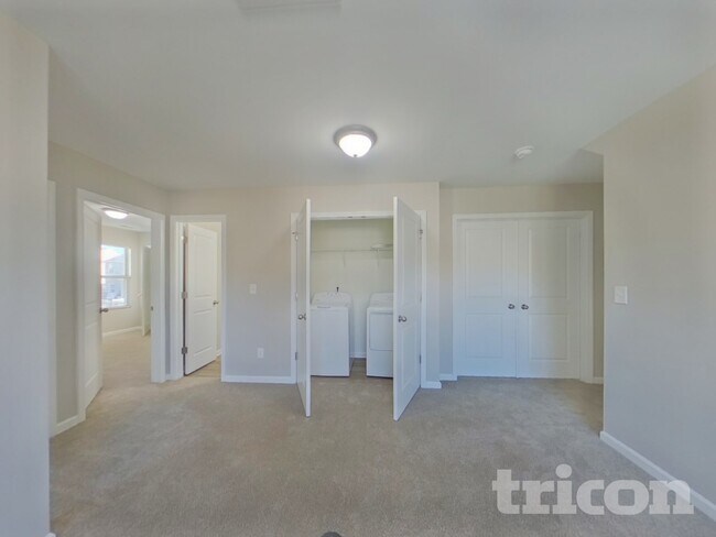 Photo - 125 Karlstad Ln