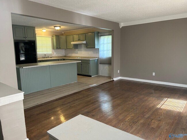 Photo - 6020 Rickwood Dr NW