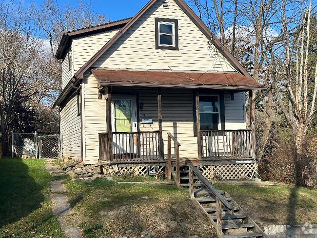 Building Photo - 226 American Ave Rental