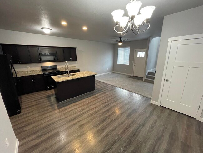 Photo - 1107 Emerald Pools Ln