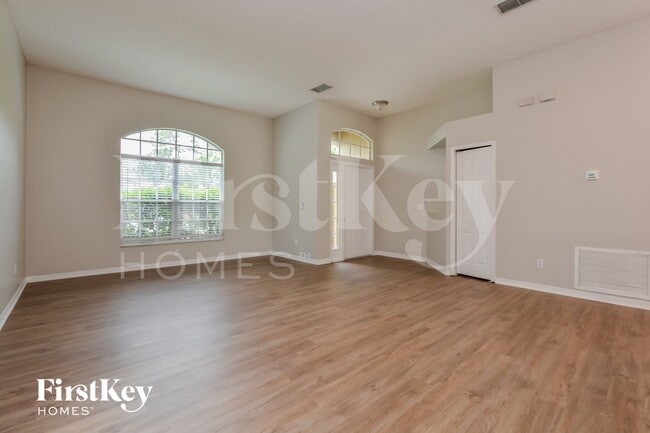 Photo - 517 Fitzwilliam Way