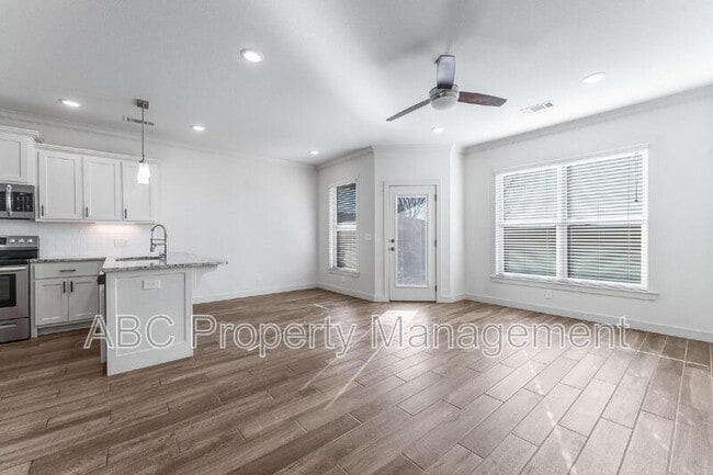 Photo - 3307 SW Hillstone Ave