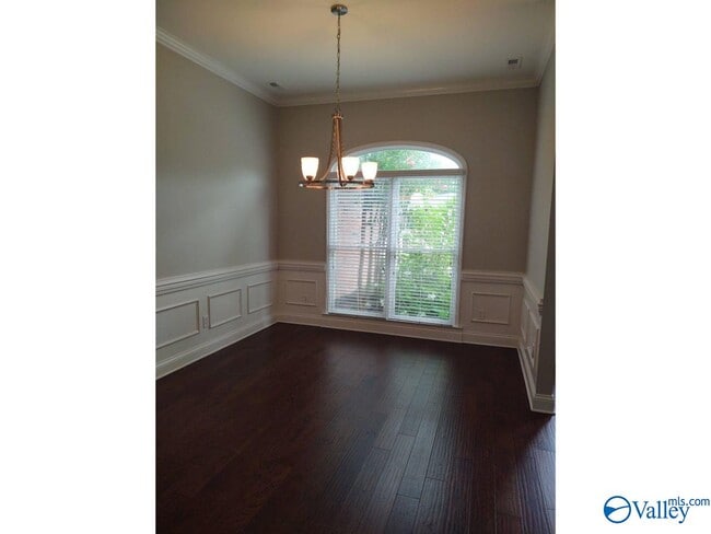 Photo - 3102 Connomara Ct SE