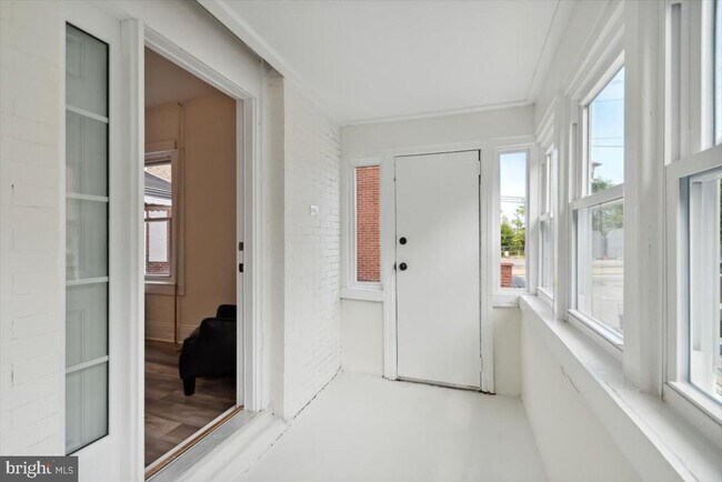 Photo - 3205 Winter St