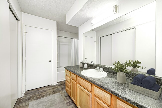 Photo - Greenfield Knoll Apartments