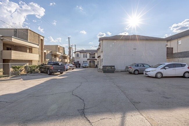 Photo - 104 Belaire Dr Condo Unit 10