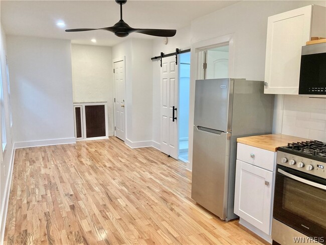 Photo - 56 Trinity Pl