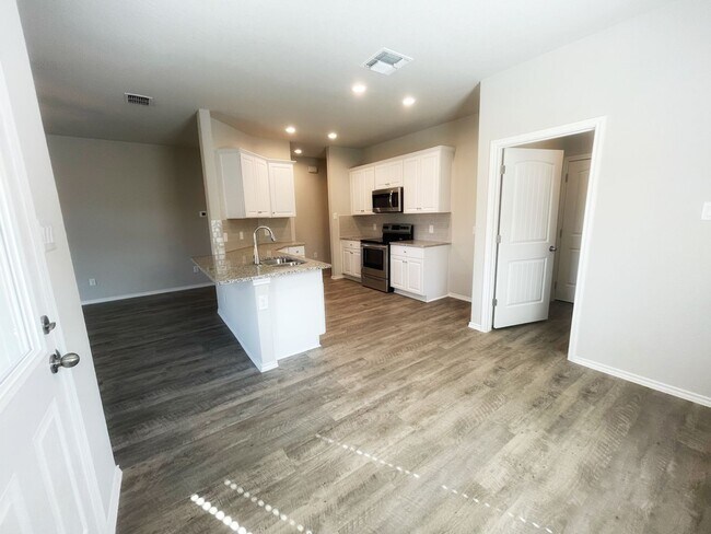 Photo - 3 Bedroom 2 Bath in White Wing-New Braunfels