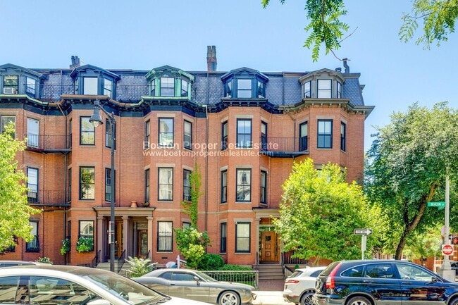 Photo - 429 Beacon St Unit 2