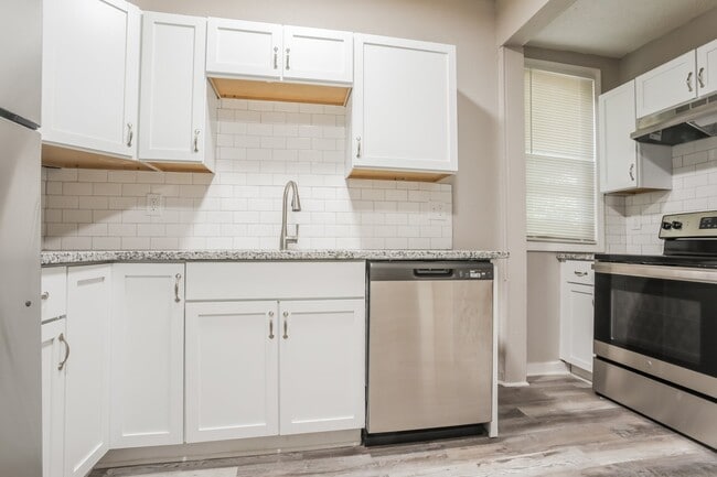 Photo - 3044 E 32 St