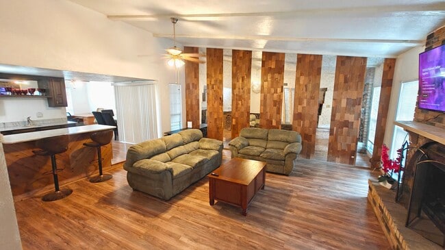 Photo - 2705 Treeview Dr