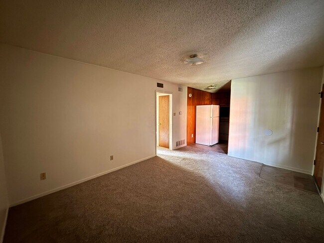 Photo - 425 W Avenue C Unit 3