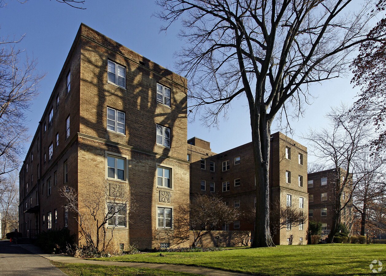 Overlook Park Apartments - Overlook Park Apartments