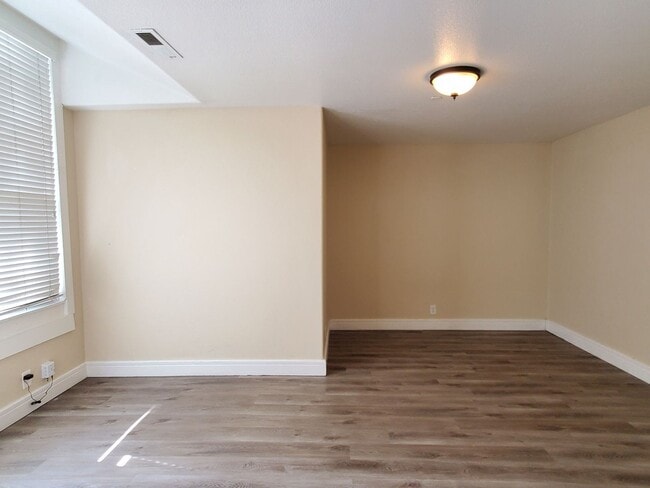 Photo - 694 S Second St Unit 04