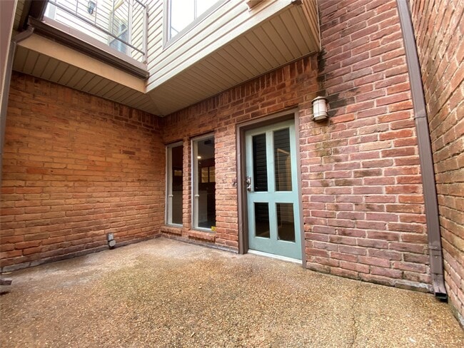 Photo - 2417 Branard St