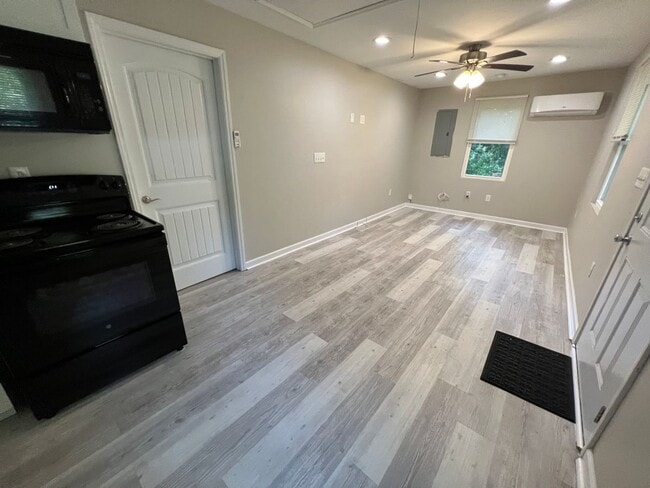 Photo - MOVE-IN READY!