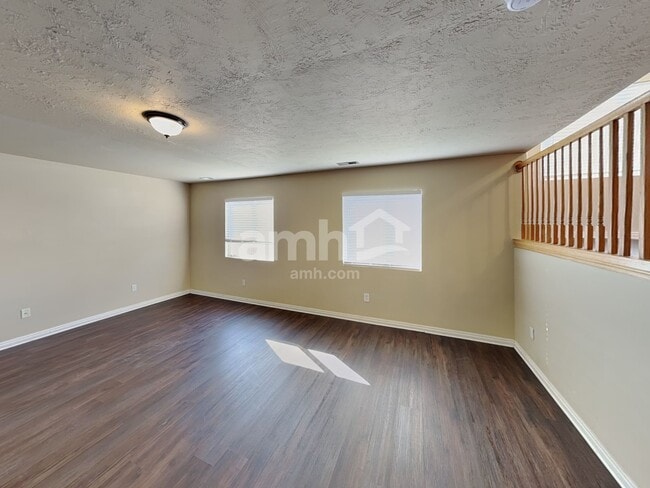 Photo - 1991 W 550 N