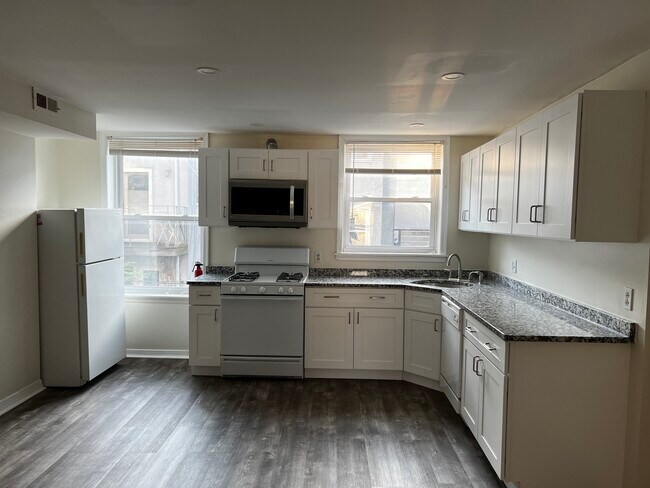 Photo - 714 Chadwick S St Unit B