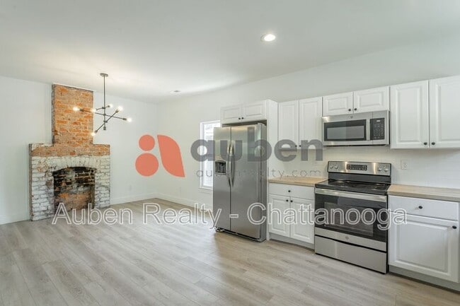 Photo - 1813 E 4th St