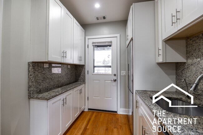 Photo - 3716 W Belmont Ave Unit 2E