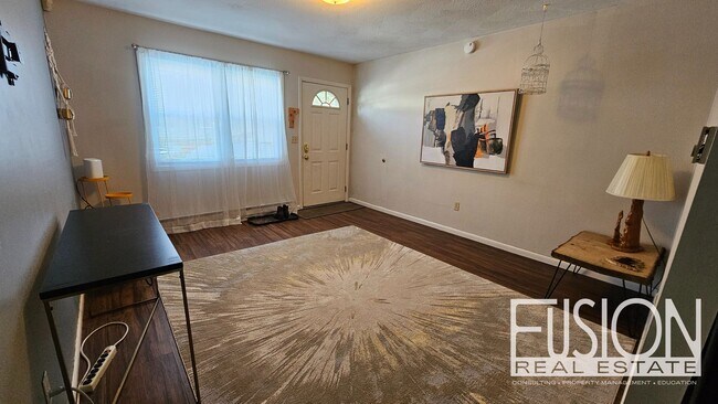 Photo - 140-142 Pine St Unit B