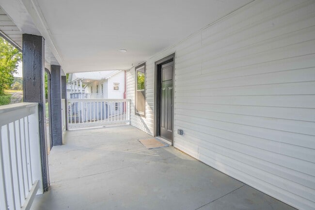 Photo - 4112 Edington Rd