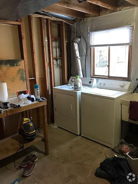 Building Photo - 9680 Trenton Ln N Rental