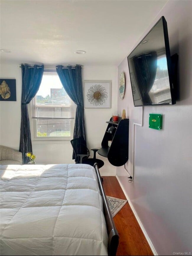 Photo - 660 Williams Ave