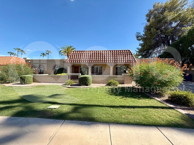 Building Photo - 1915 E Buena Vista Dr