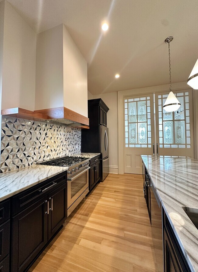 Photo - 1819 Sarah St